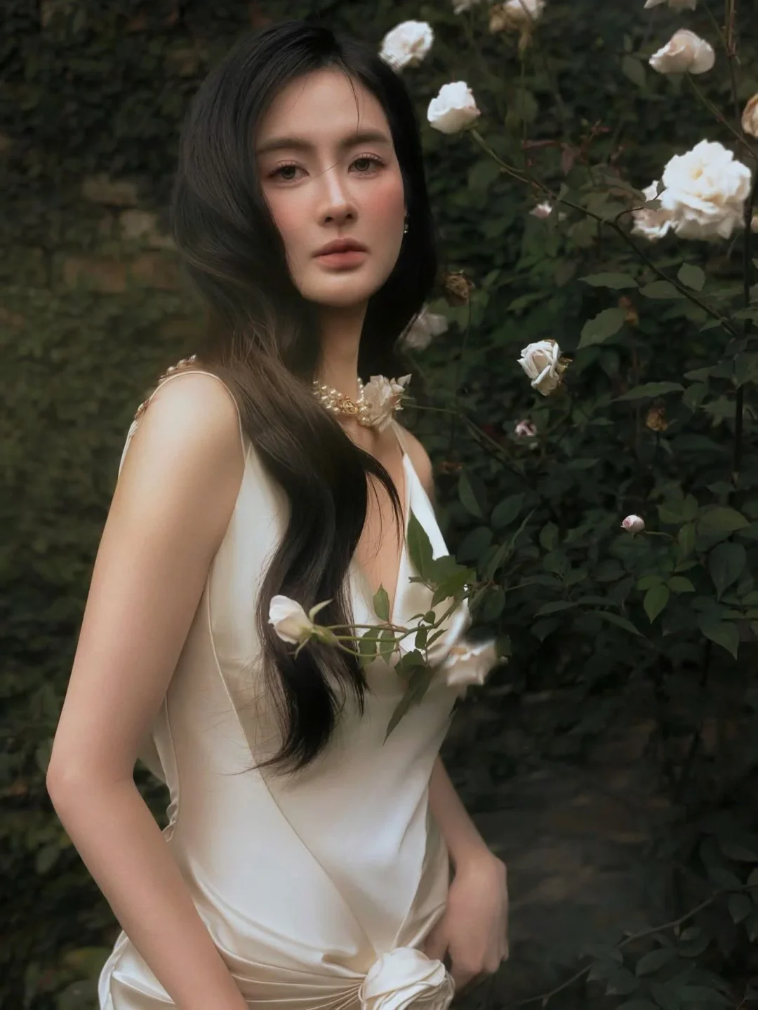 Ảnh 8 của Váy dài satin kem thanh lịch size M