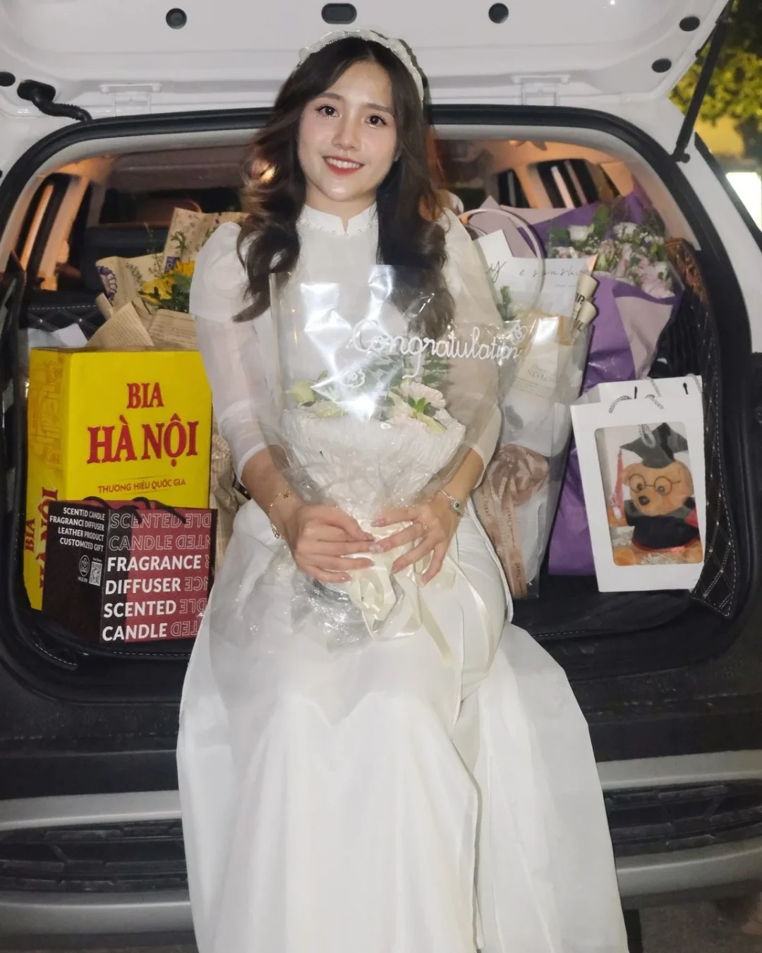 Photo 2 of Áo dài trắng voan nữ truyền thống