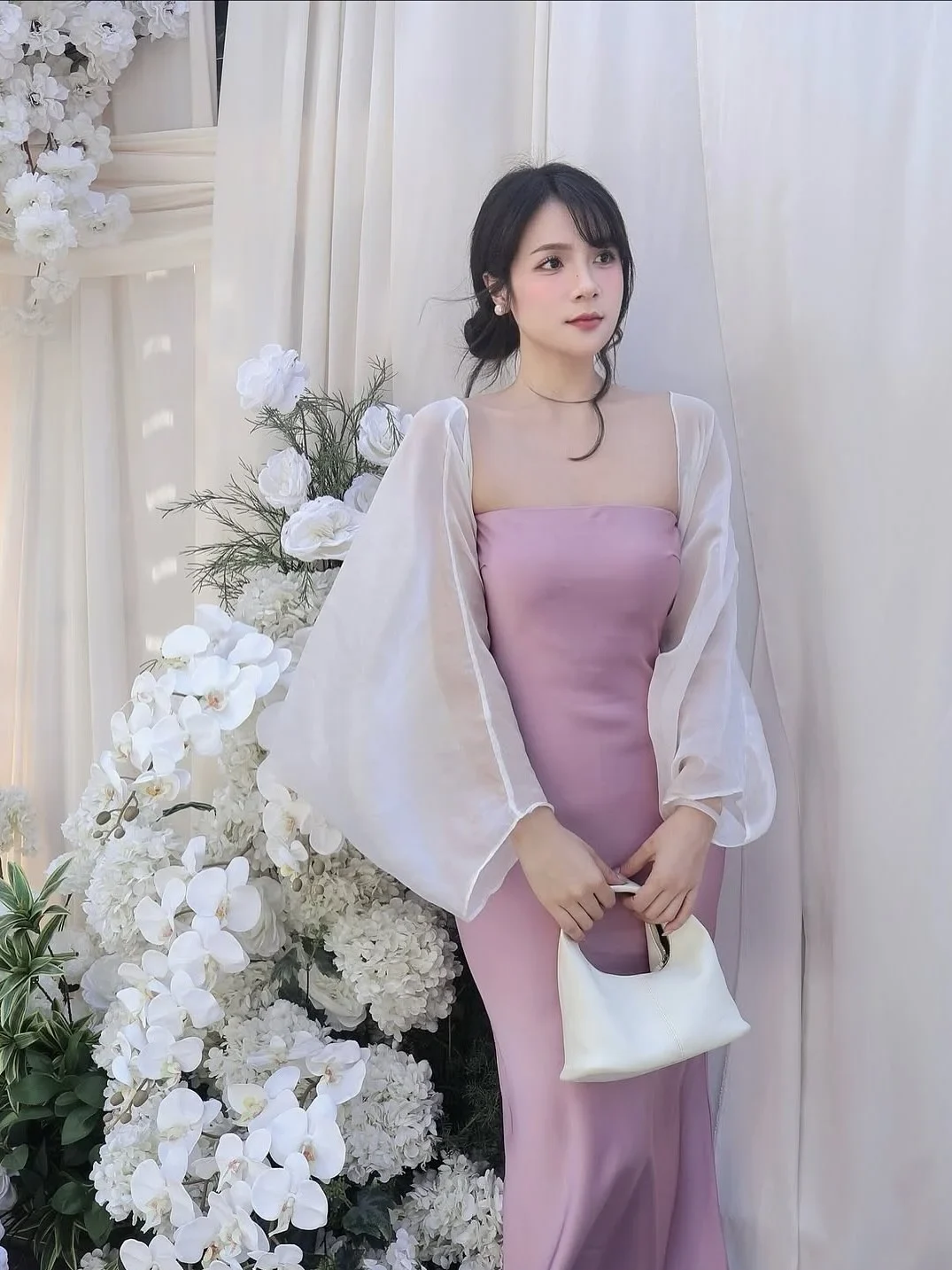 Photo 3 of Đầm dạ hội lụa hồng kèm áo choàng voan