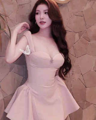 Photo 3 of Váy ngắn dự tiệc hồng pastel size M