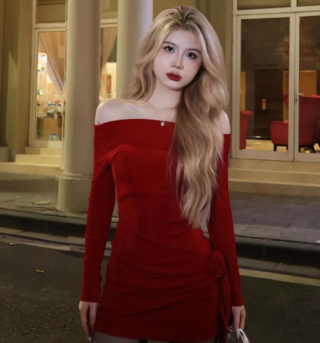Photo 3 of Váy Layla đỏ trễ vai Enka