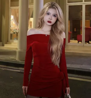 Photo 3 of Váy Layla đỏ trễ vai Enka