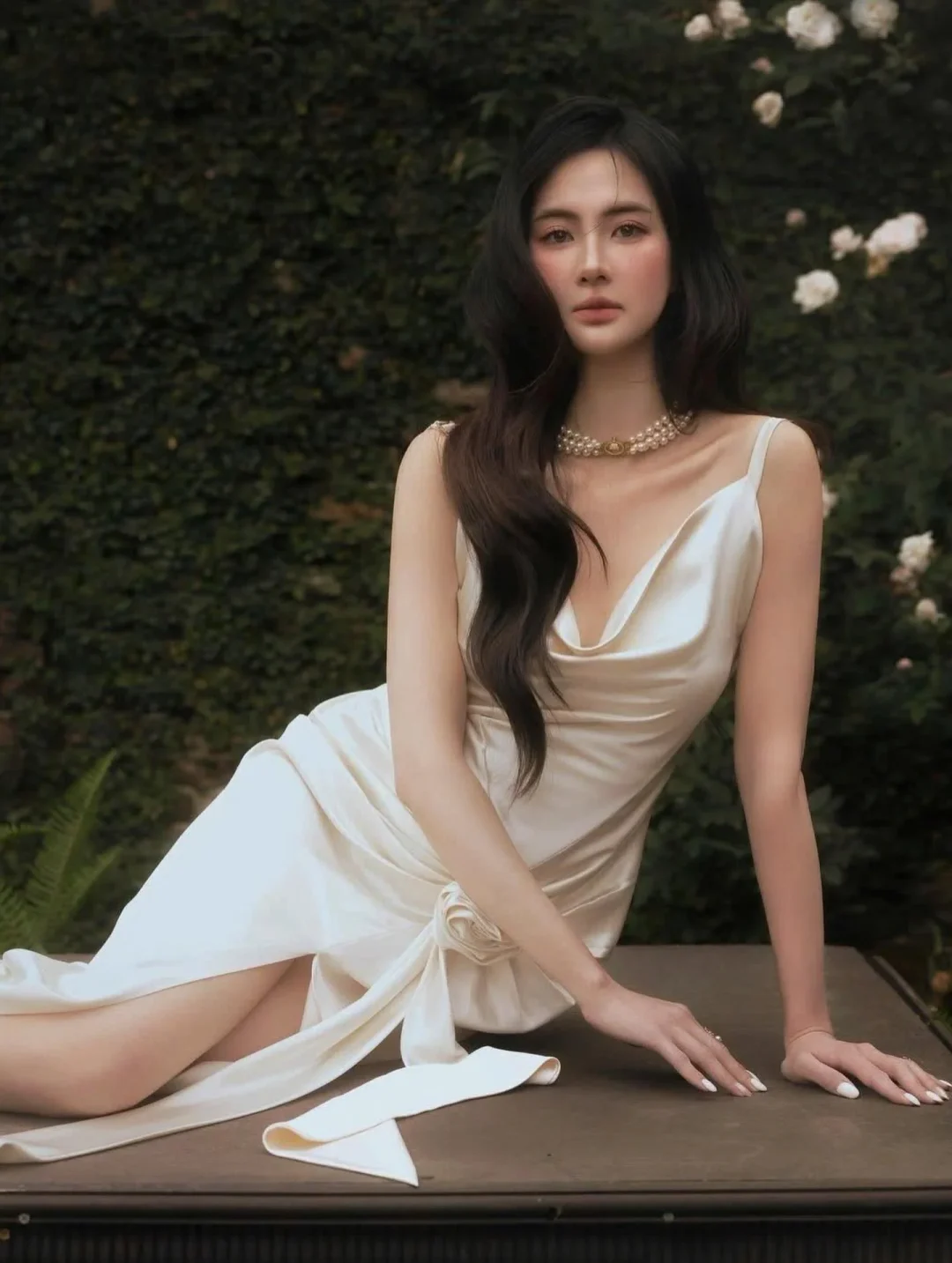 Ảnh 5 của Váy dài satin kem thanh lịch size M