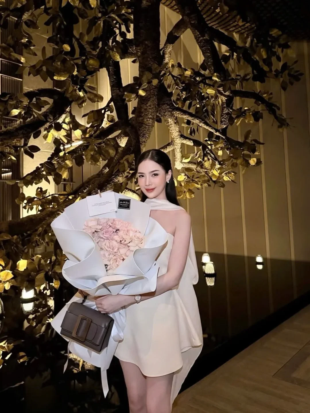 Ảnh 3 của Đầm quây trắng mini size M nữ