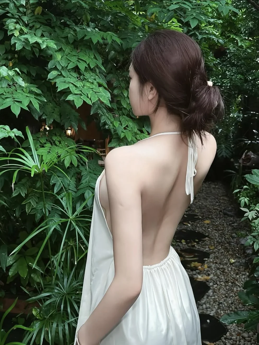 Photo 5 of Váy maxi voan cổ yếm vàng nhạt nữ