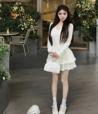 Ảnh 2 của Set cardigan trắng chân váy bèo nhún nữ