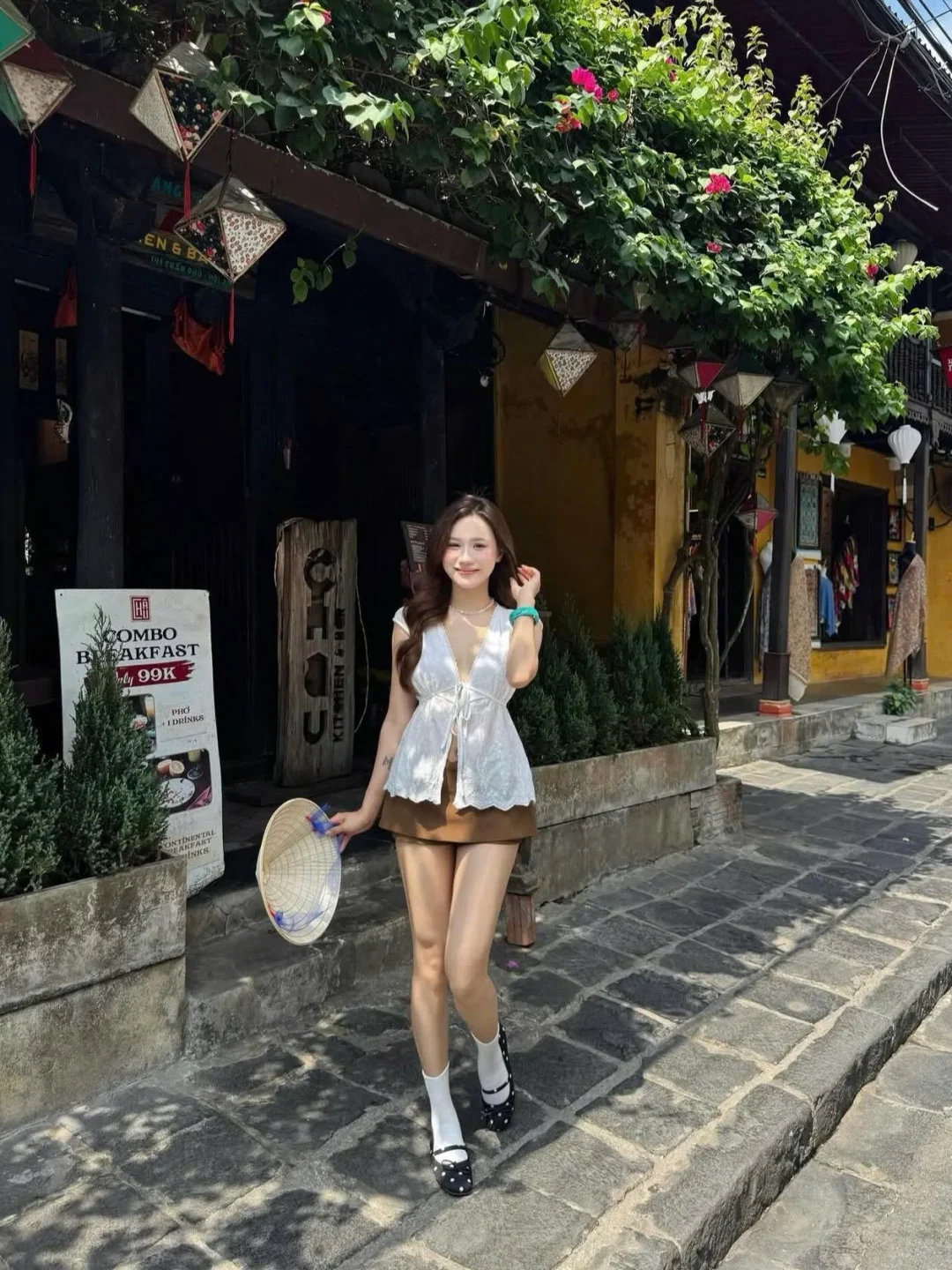 Ảnh 3 của Set áo ren trắng chân váy nâu nữ size S