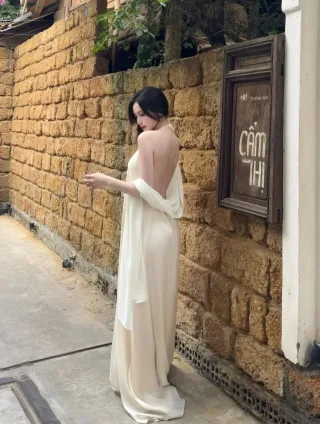 Ảnh 3 của Đầm maxi lụa kem hai dây nữ