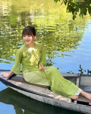Ảnh 4 của Áo dài voan xanh cốm thêu hoa nữ