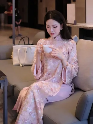 Ảnh 1 của Áo dài nữ thêu hoa hồng pastel