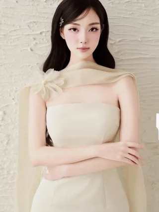 Photo 3 of Váy maxi cách tân màu kem nữ