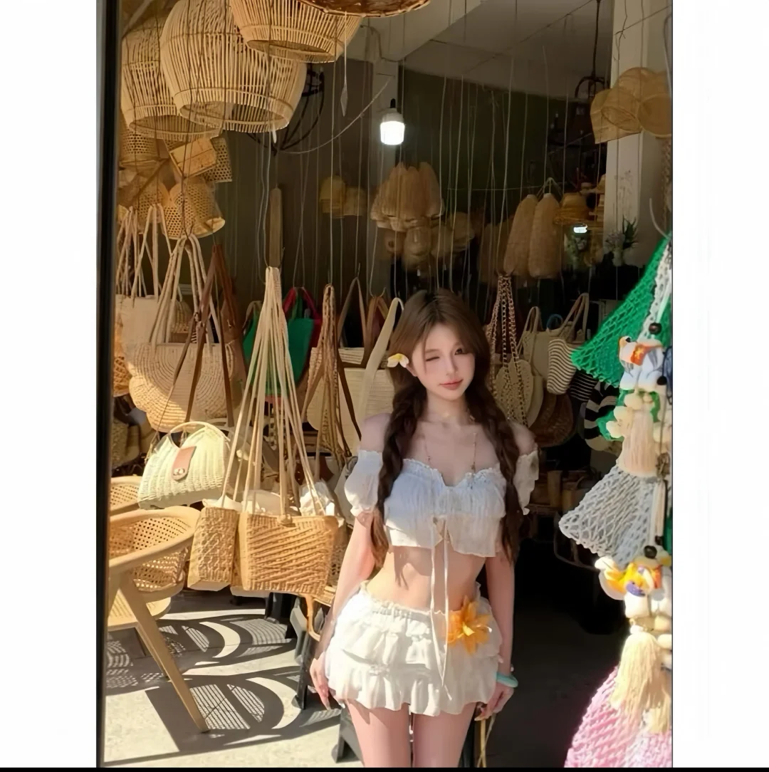 Ảnh 1 của Set áo crop chân váy trắng nữ