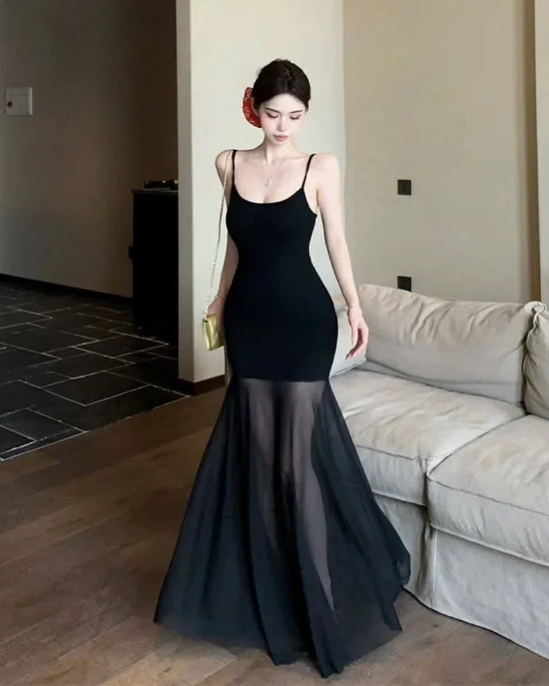 Photo 1 of Đầm maxi đen đuôi cá nữ