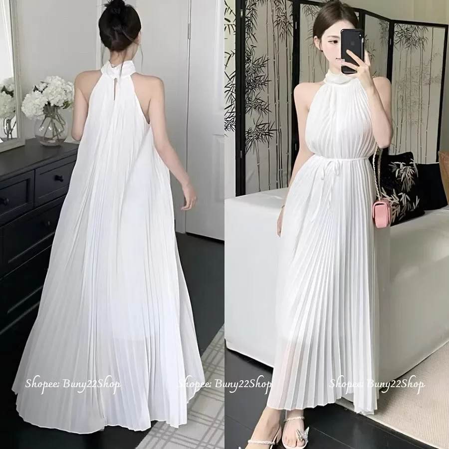Ảnh 3 của Váy maxi xếp ly cổ yếm trắng nữ