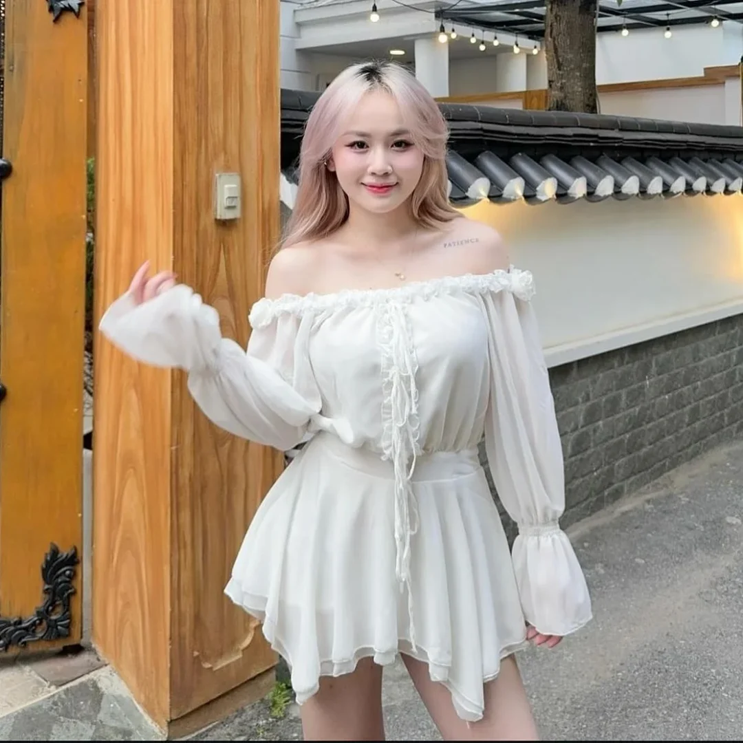 Ảnh 1 của Váy trắng trễ vai tay dài nữ