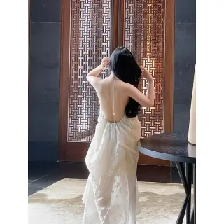 Ảnh 1 của Đầm maxi trắng hở lưng cho thuê