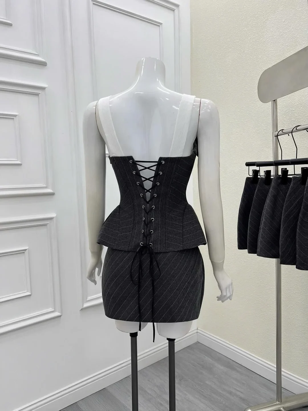 Ảnh 6 của Set corset chân váy sọc mini size S