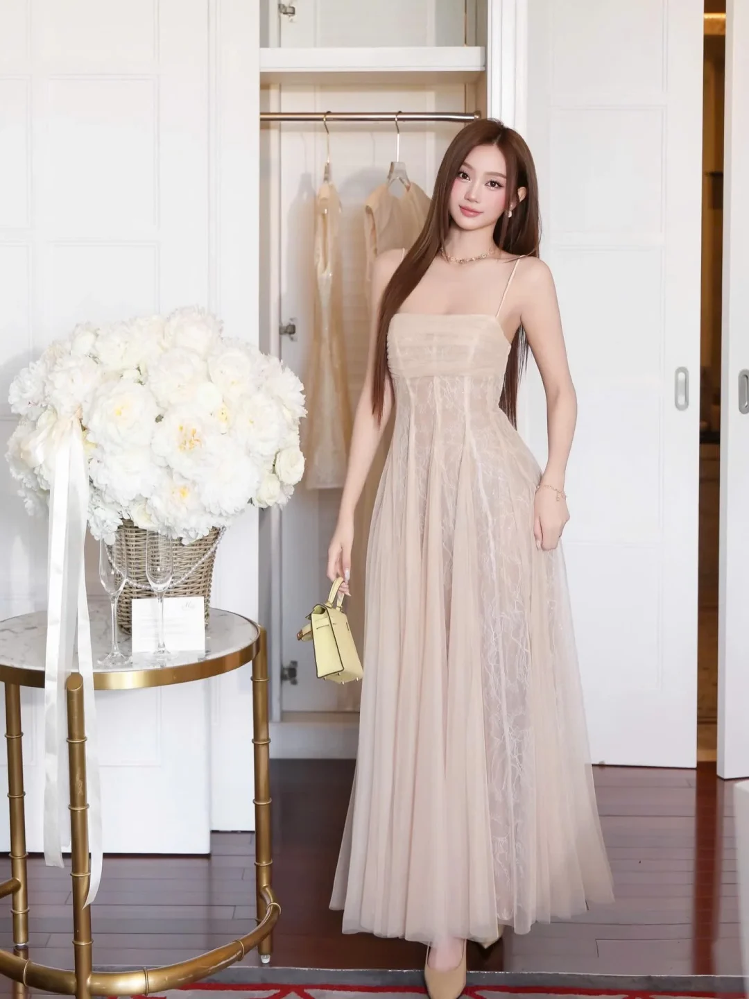 Ảnh 3 của Đầm maxi ren nude Trân Ali size XS