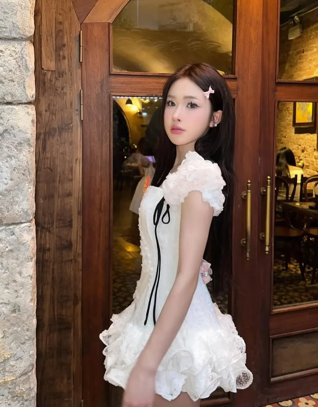 Photo 2 of Váy trắng ngắn bèo nhún ren nữ