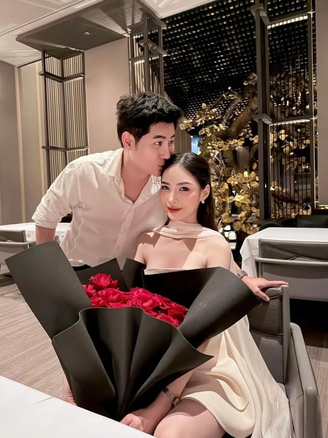 Ảnh 2 của Đầm quây trắng mini size M nữ