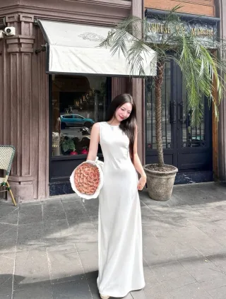 Photo 2 of Đầm dạ hội trắng lụa dài nữ size S