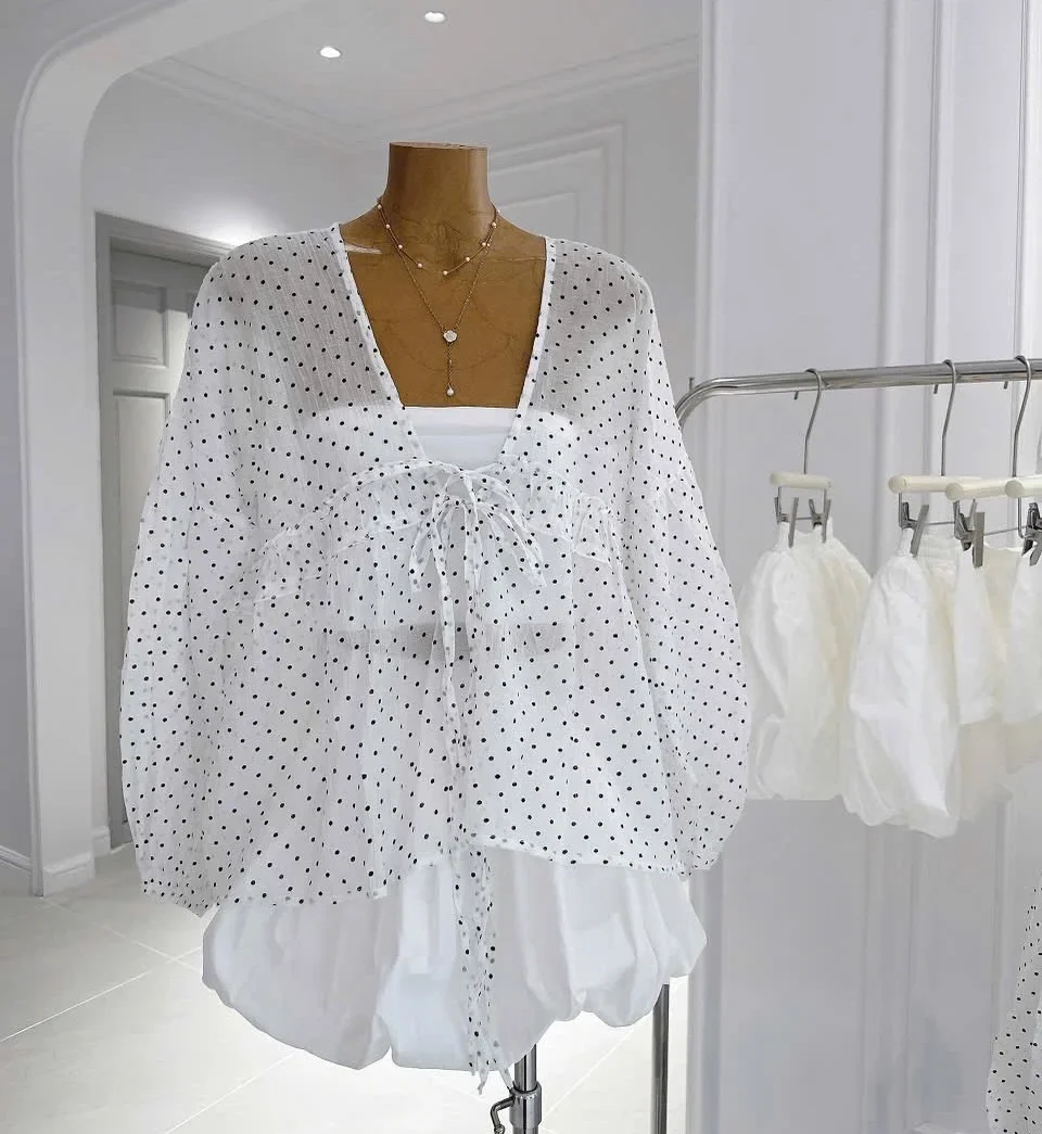 Ảnh 5 của Set Áo Blouse Chấm Bi Tay Phồng Nữ