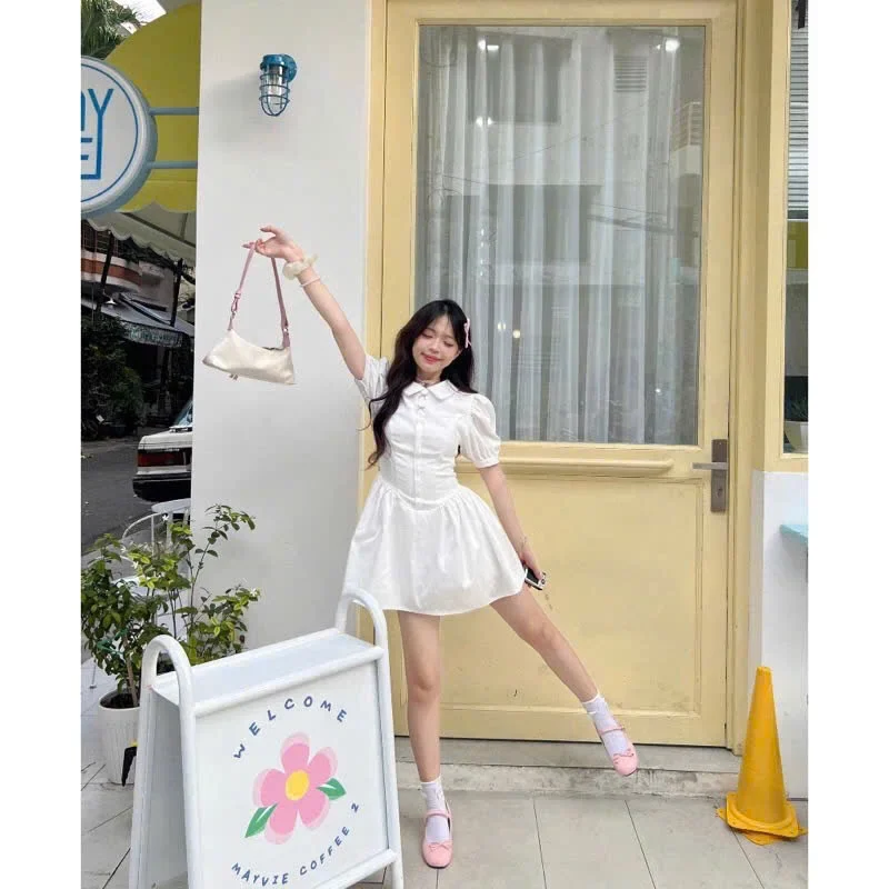 Ảnh 2 của Váy đen cổ sen tay phồng nữ