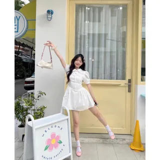 Ảnh 2 của Váy đen cổ sen tay phồng nữ