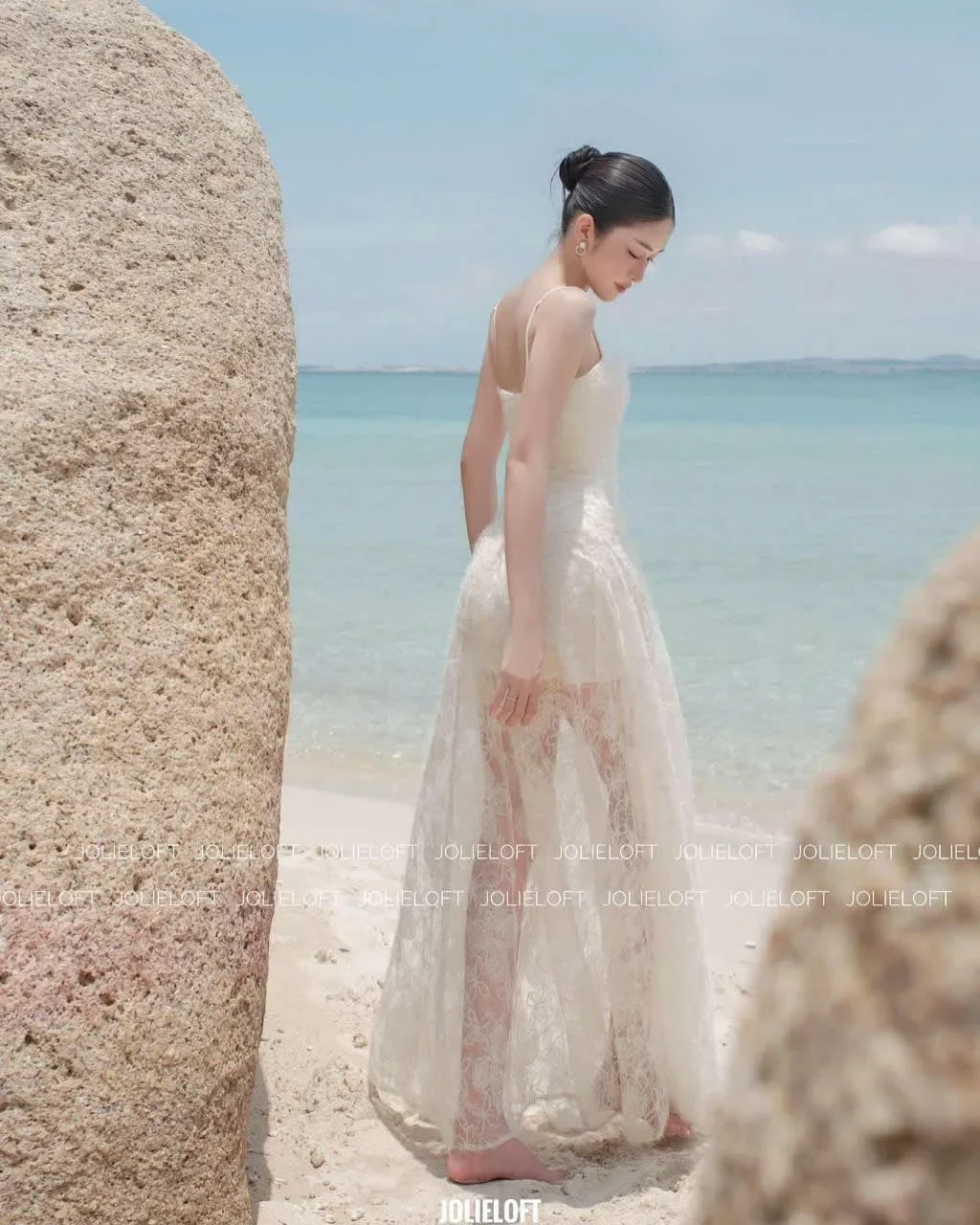Photo 3 of Váy maxi ren trắng nữ tính cho thuê