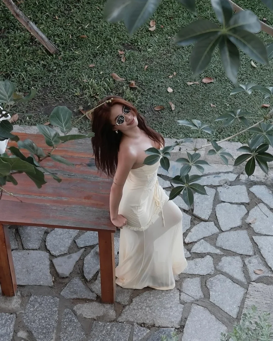 Photo 4 of Đầm corset cut-out vàng nhạt nữ