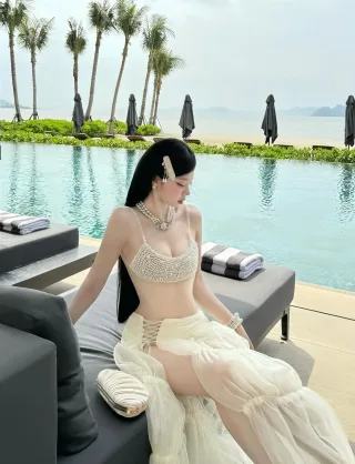 Photo 2 of Set crop top kim sa và chân váy voan nữ