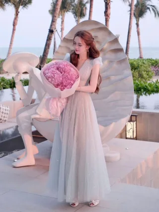 Ảnh 1 của Váy dạ hội kim tuyến maxi màu kem