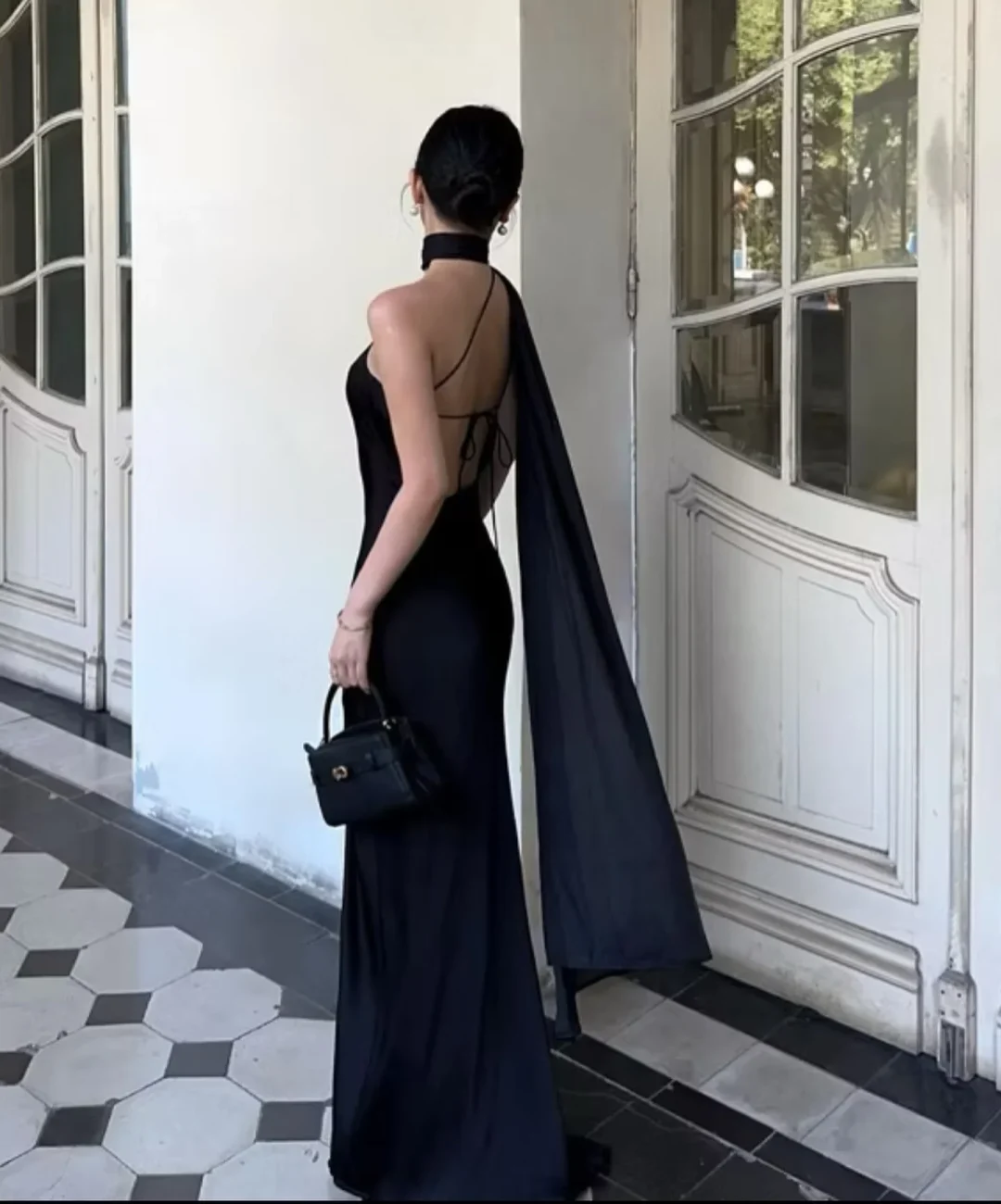 Photo 1 of Đầm maxi đen hở lưng DD23 nữ