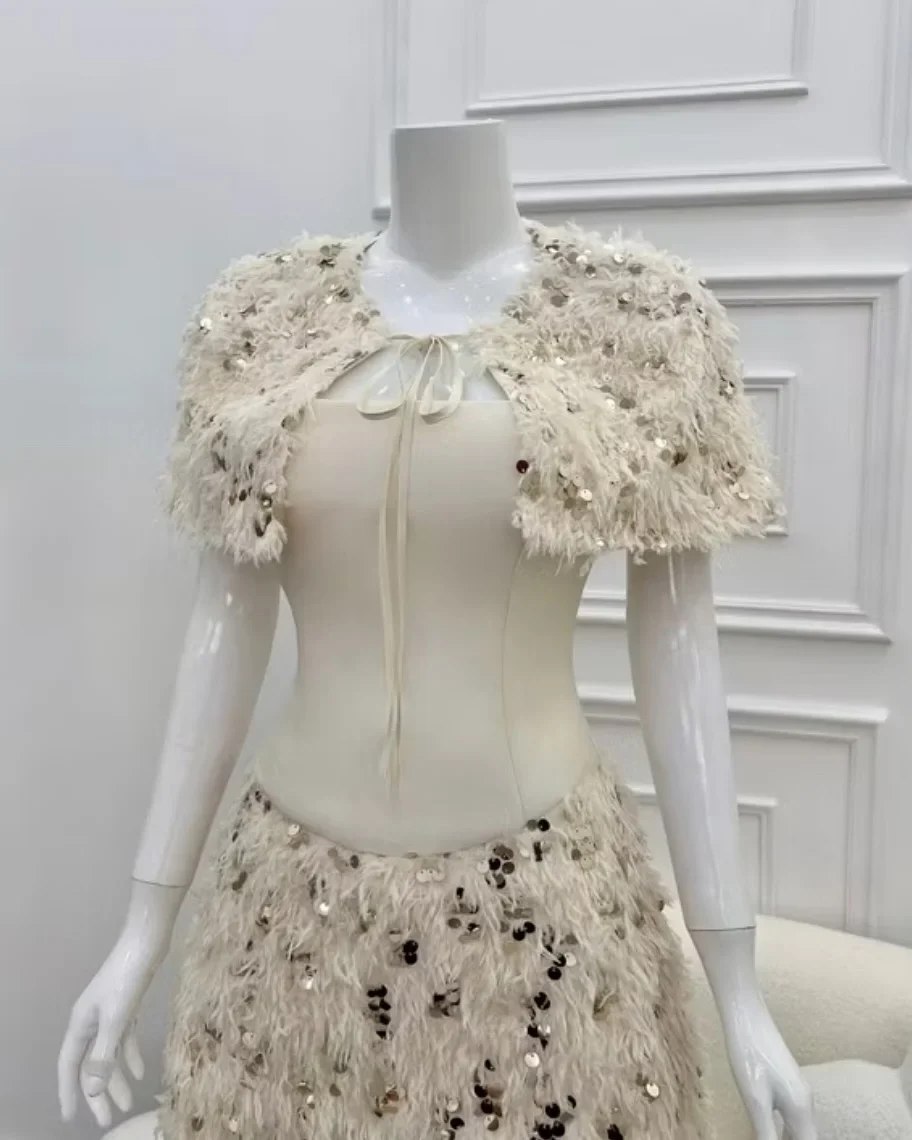Photo 5 of Set váy corset lông vũ sequin trắng nữ