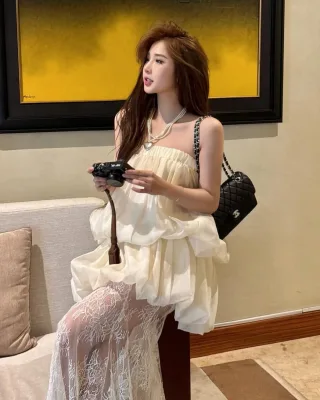 Photo 3 of Set áo voan trắng babydoll kèm chân váy ren