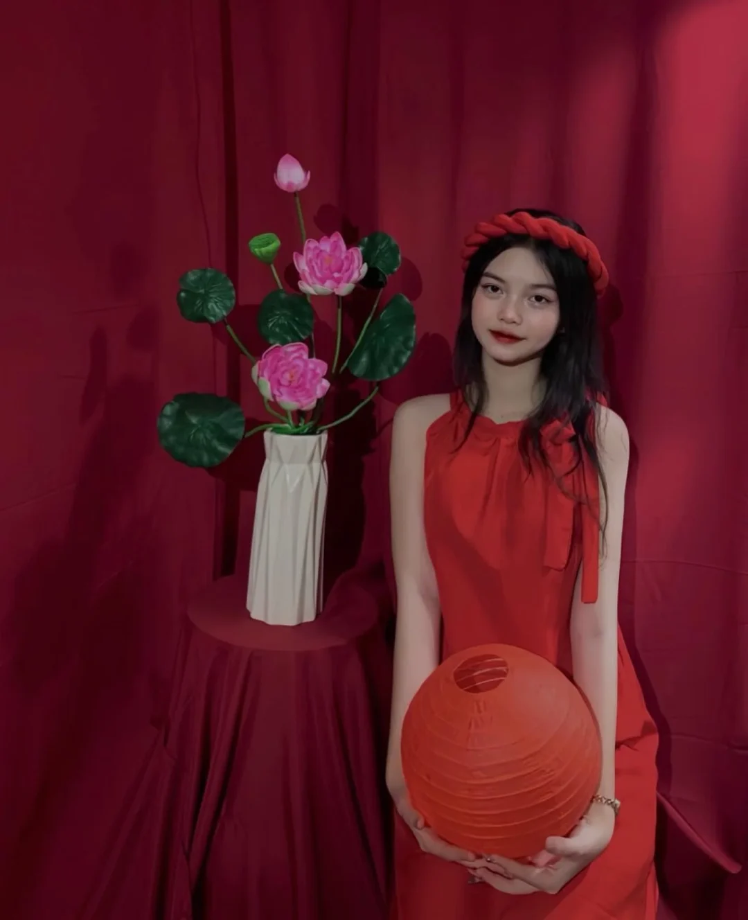 Photo 3 of Yếm đỏ trơn freesize nữ đơn giản
