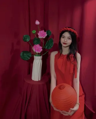 Photo 3 of Yếm đỏ trơn freesize nữ đơn giản