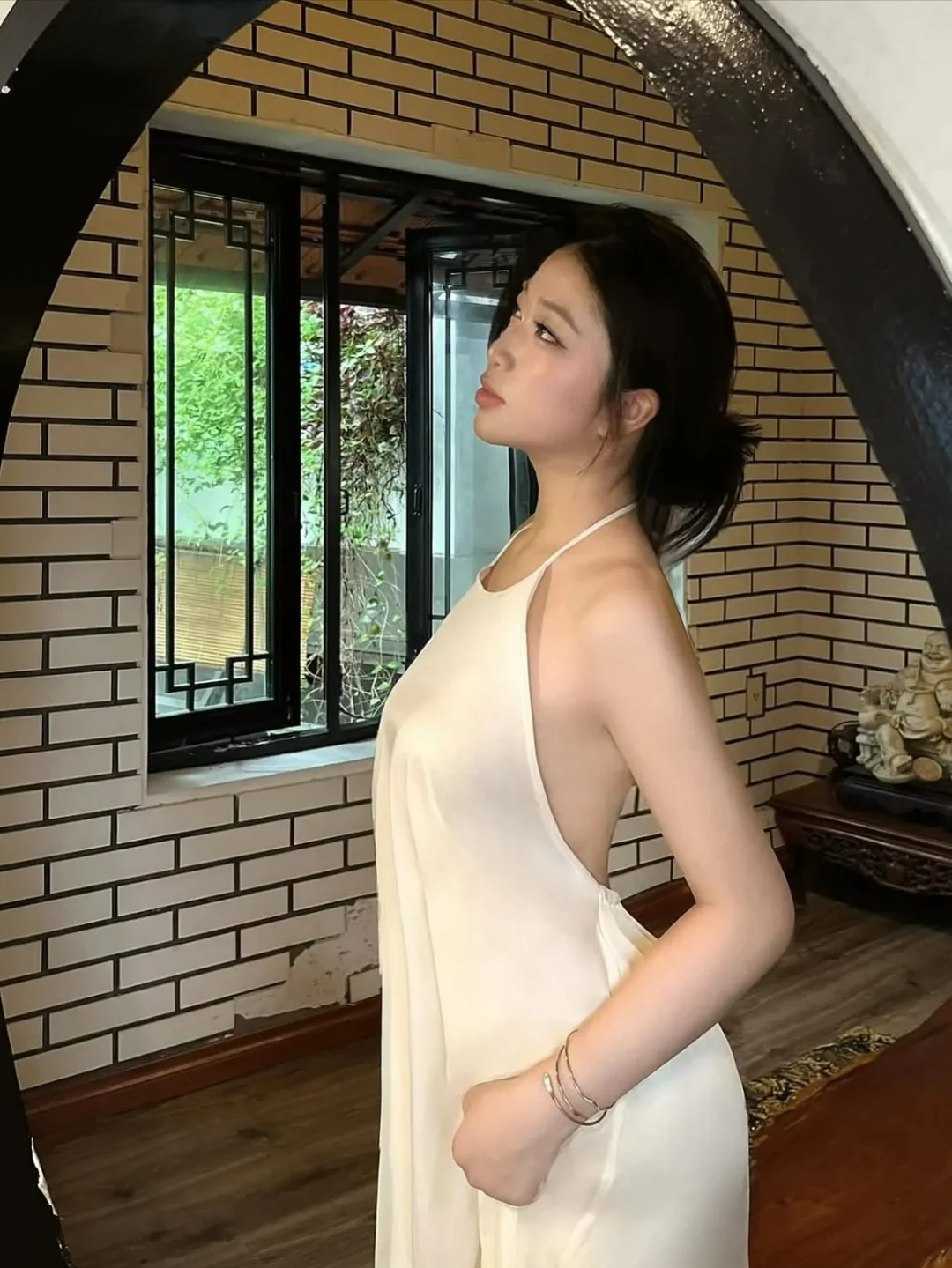 Photo 4 of Váy maxi voan cổ yếm vàng nhạt nữ