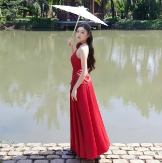 Photo 2 of Váy maxi đỏ voan không quai nữ