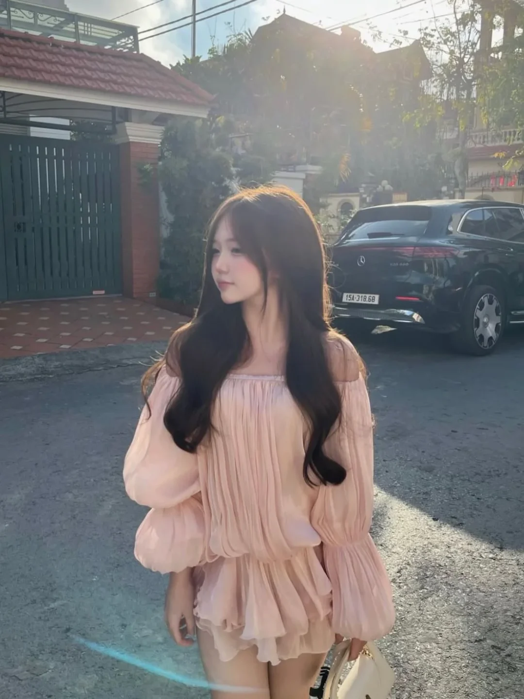Ảnh 3 của Set váy hồng pastel trễ vai bèo nhún