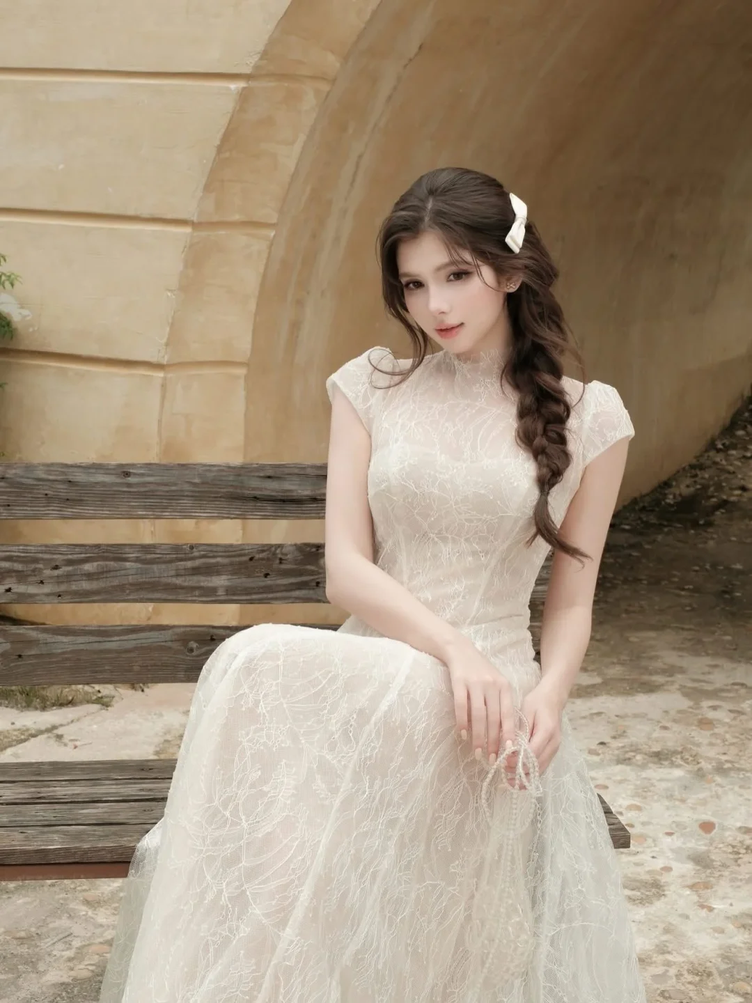 Photo 3 of Áo dài ren vintage trắng nữ