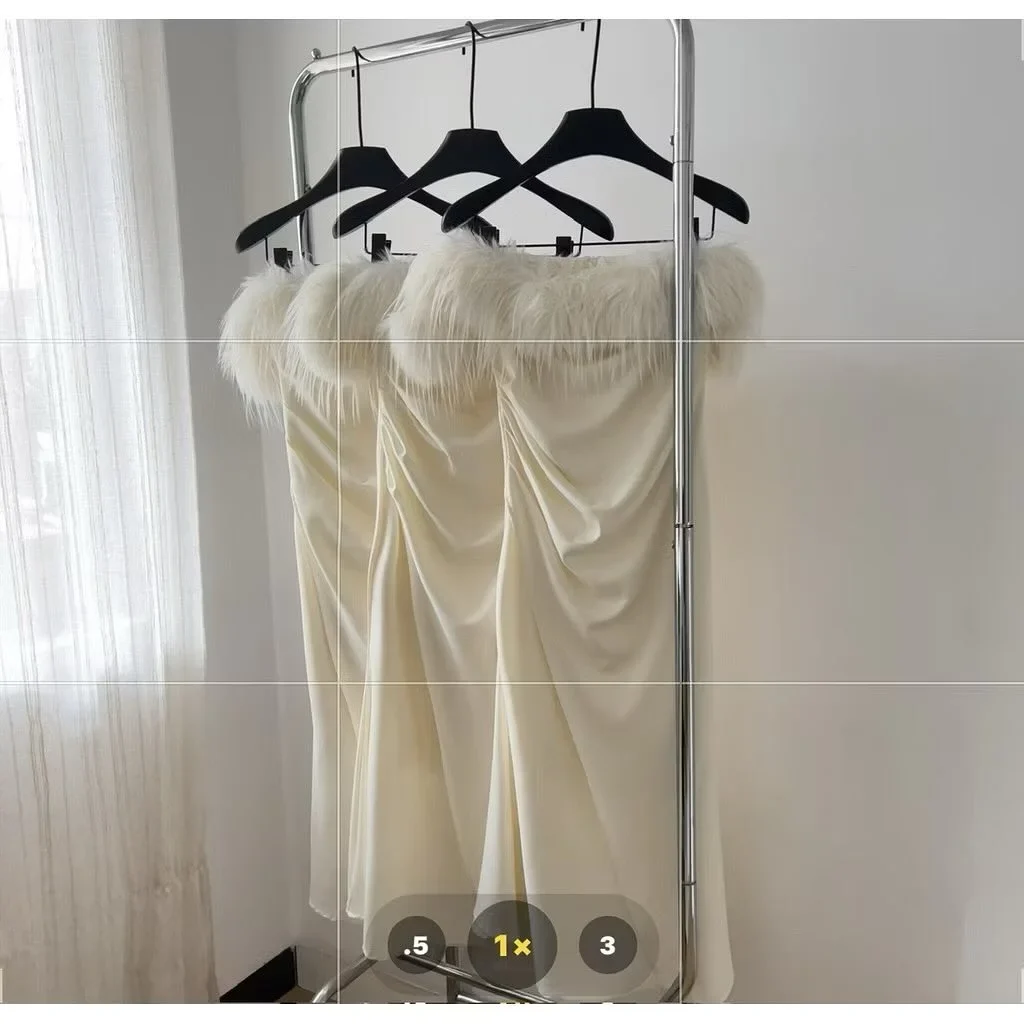 Ảnh 4 của Váy dạ hội trắng lông vũ nữ