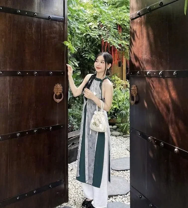 Ảnh 1 của Áo dài nữ hai màu xám xanh cho thuê