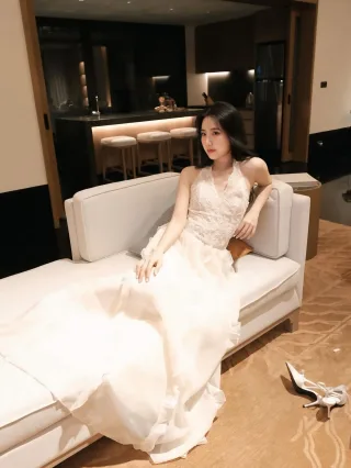 Ảnh 2 của Váy maxi trắng ren nữ thiết kế