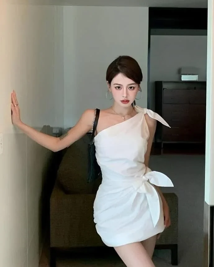 Ảnh 1 của Đầm mini trắng một vai hottrend