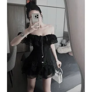 Photo 2 of Đầm trắng ren corset vai trễ nữ