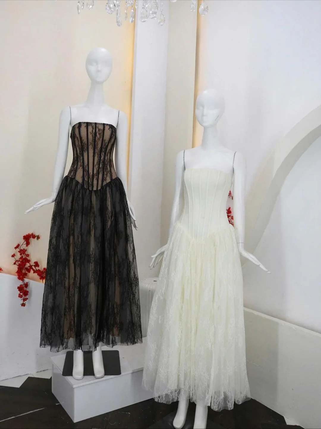 Photo 8 of Váy dạ hội trắng strapless Chouchou size S