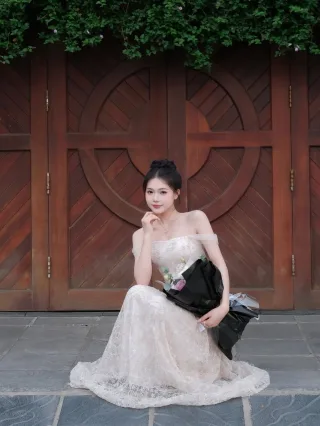 Ảnh 3 của Váy ren maxi trễ vai màu kem size S/M