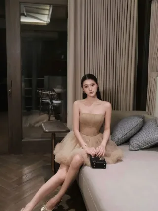 Ảnh 4 của Váy tulle ngắn strapless màu be nữ
