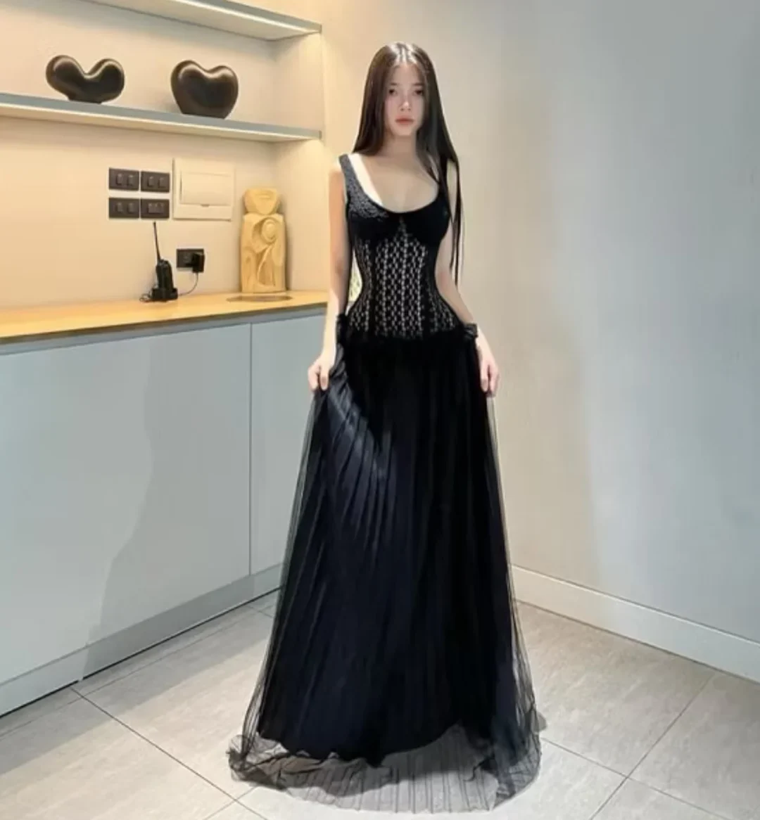 Ảnh 2 của Đầm maxi ren đen quyến rũ nữ